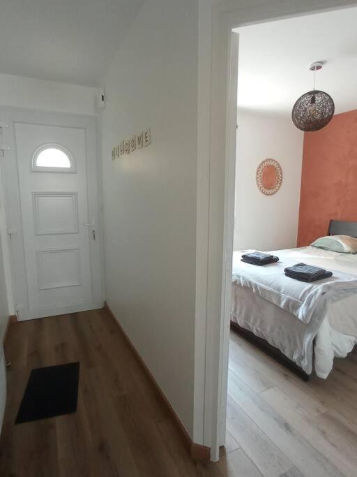 A 50 M De La Plage, Appartement De 35 M2 : Les Pieds Sales Brehal Экстерьер фото