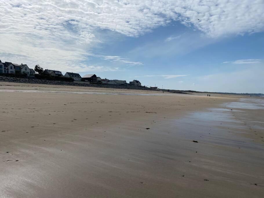 A 50 M De La Plage, Appartement De 35 M2 : Les Pieds Sales Brehal Экстерьер фото