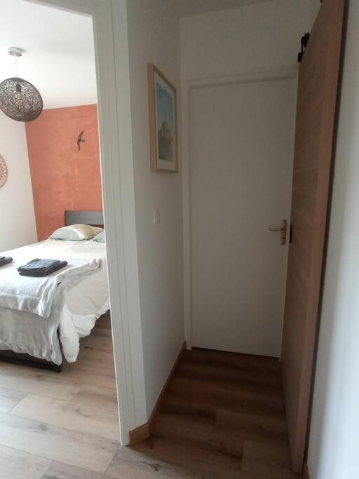 A 50 M De La Plage, Appartement De 35 M2 : Les Pieds Sales Brehal Экстерьер фото
